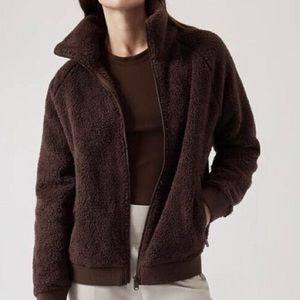 NWT Athleta Tugga Jacket in Mahogany Size M